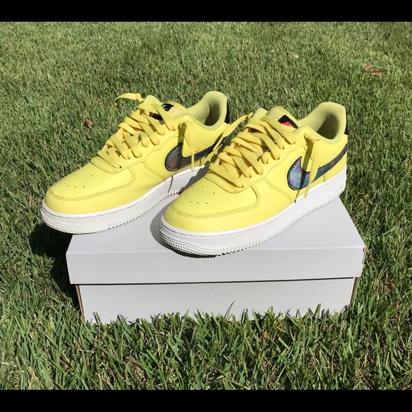Men’s Nike Air Force 1 Yellow Pulse Holographic Size 8.5